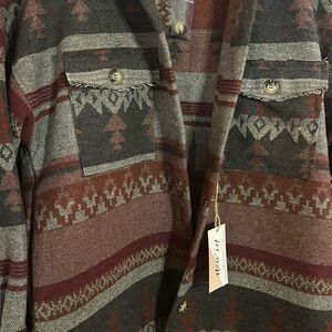 Shacket Gray And Wine